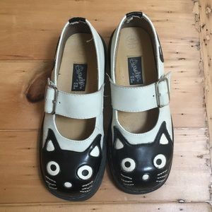 T.U.K. Classic Kitty Cat Mary Janes